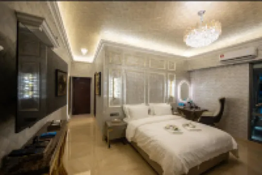 Regis by Ritz, Imago Mall Loft B