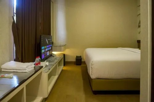 Urbanview Kencana Residence near Pakuwon Mall Surabaya Hotels in Sambikerep