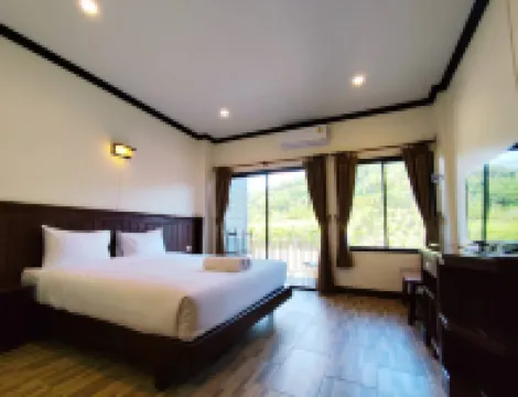 Golden Sand Khaolak Resort