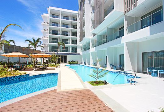 Luxu Hotel and Resort