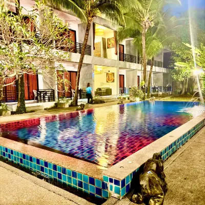 Baan Phu Chalong Place Hotels near Wat Chalong