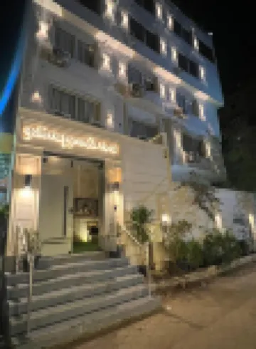 Galleria hotel pyramids view