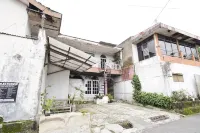 Hotel O Blio Guest House Syariah Hotels in Bandung City