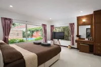 Tropical Pool Villa1