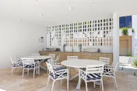 Surfers Paradise 3 Bedroom Luxury Villas with Garage - Villas
