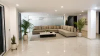 Star Residency Studio room near Medanta Hospital - New