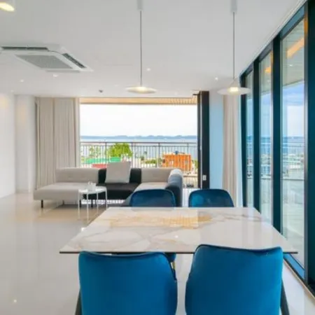 T Bay Hotel & Pool Villa