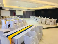 Pina Colina Resort Tagaytay City by RedDoorz - 2 estrellas