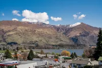 Ride Base Wanaka Apartments - 3 ดาว