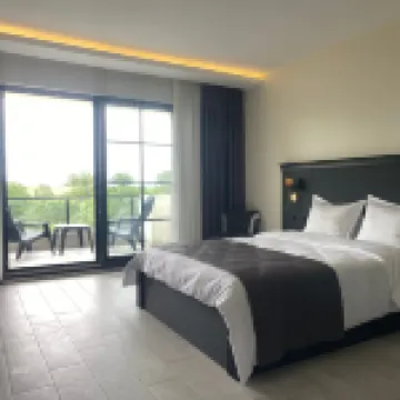 The Reference Club Restaurant & Accommodation Hotels in 