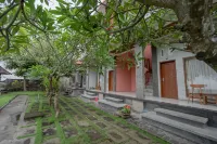 Rommeo Inn Lovina Mitra RedDoorz Hotel di Kabupaten Buleleng