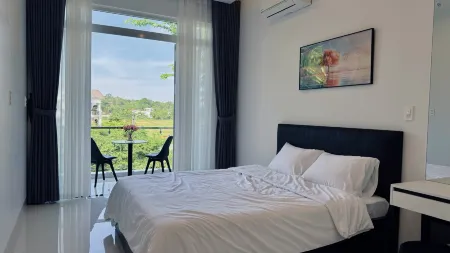 Niki Homestay Отели рядом с достопримечательностью «Nguyen Dinh Chieu Walking Street»