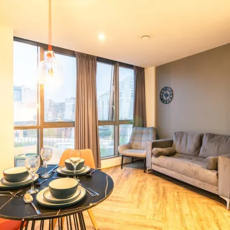 Stunning 2 & 3 Bed Apartments in Central Manchester with Security