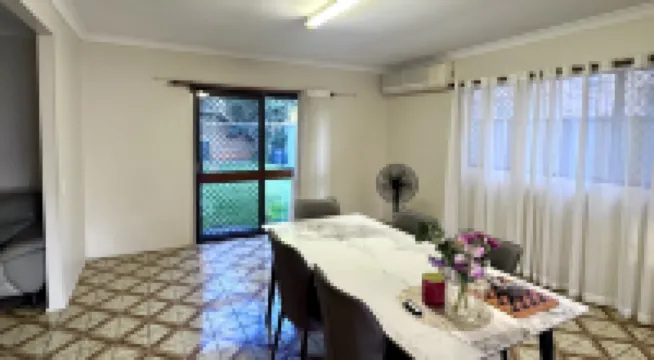 Walk to Market Square and Garden City! MacGregor