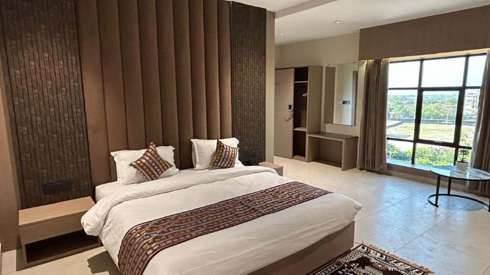 HOTEL THE ROYAL KESHAR