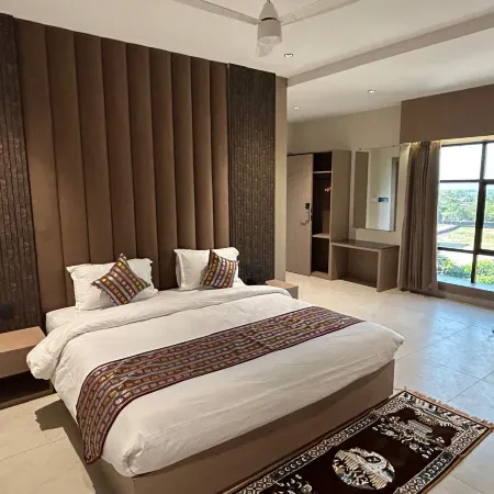 HOTEL THE ROYAL KESHAR