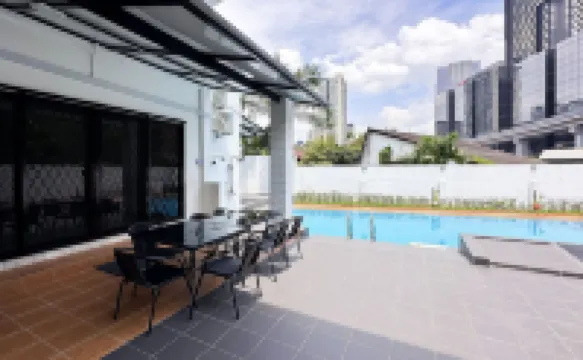 Damansara Heights Luxury Villa with Pool (16 pax)