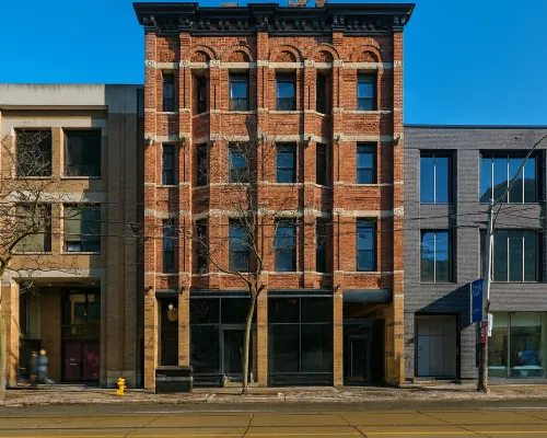 Nester Finn St. Lawrence Market Hotels near The Beach Village
