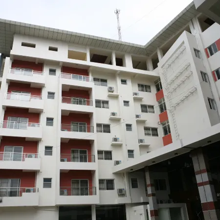 Hotel Samana Отели в г. Хетауда