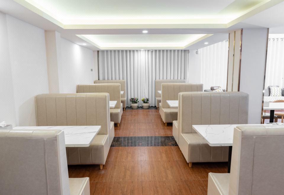 MC MEICHENG HOTEL의 프런트 데스크 이미지