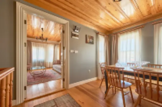 Nostalgic & Comfortable Historical Home!