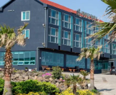 Jeju Amore House Hotels near Udo