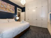 Millers Point Home Harbourside Hotels in Millers Point