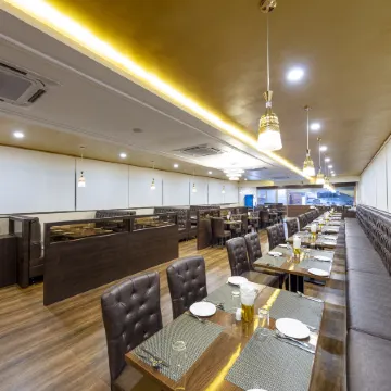 AL NOOR PALACE BUSINESS CLASS HOTEL Отели рядом с достопримечательностью «Форт Музей»