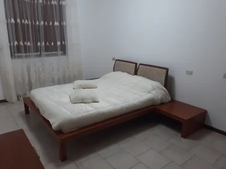 Two-room apartment in Voghera's historic center Отели в г. Кодевилла