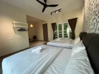 Karpal Singh Drive Seaside Georgetown 4BR-15pax by 3C