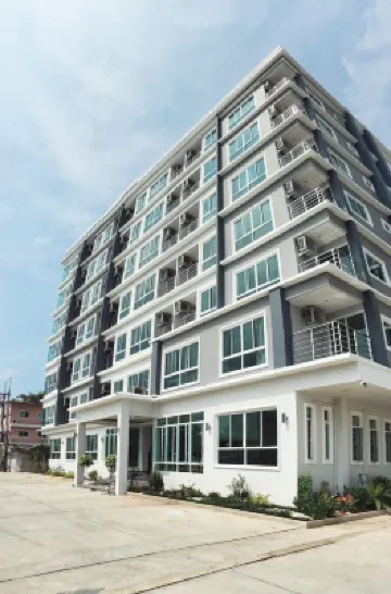 Charisma Hotel โรงแรมใกล้หาดแสงจันทร์