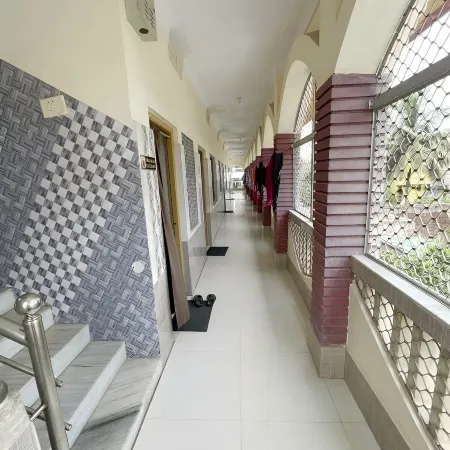 Jolly Homes - 400 Mtrs from ISKCON