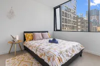 Ultra-Convenient CBD Pad 2BR - 2min to Southern Cross - New