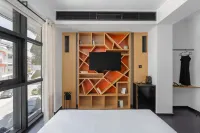 THE URBANIST •inner city residences• - balcony