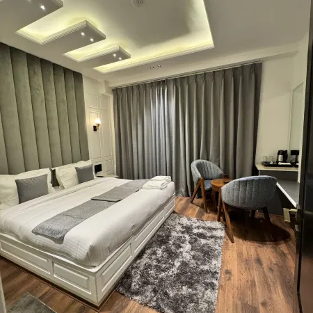 HOTEL LA SERA