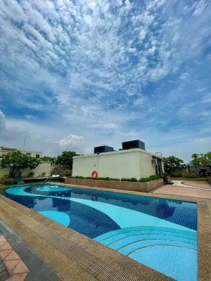 1BR Suite BGC Venice Grand Canal Staycation