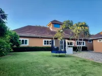 The Pool House Pattaya No.2- 5 bedroom Hôtels à : Nong Pla Lai