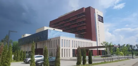 Aden Hotel & Business Centre (airport) Отели рядом с достопримечательностью «Курган Славы»