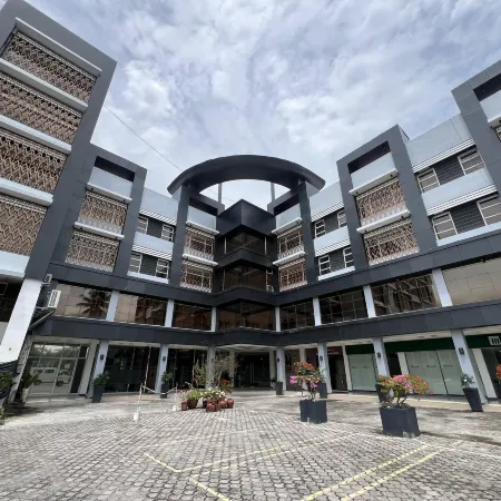 Dreamweavers Hotel by RedDoorz