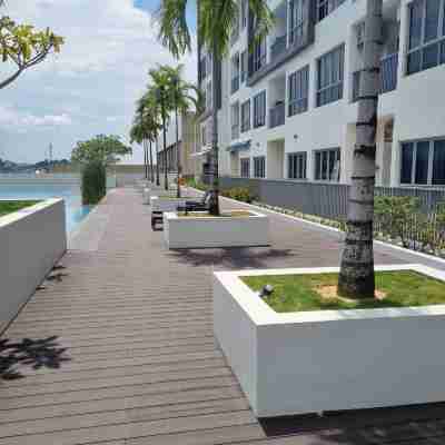 Near Ferry Terminal. COZY Studio Condo With Swimming Pool. 1120 Hotel Exterior