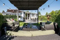 Stylish & Tranquil Garden Retreat ~ Lounges ~ Pkg! Hotels in Oisterwijk