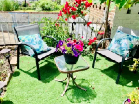 LGA, 3 Br Duplex Private House!