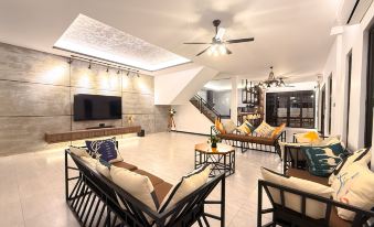 Grand Luxurious Home for Huge Groups-(Sleeps 26)