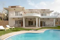 نويا باي دارا هوتلز