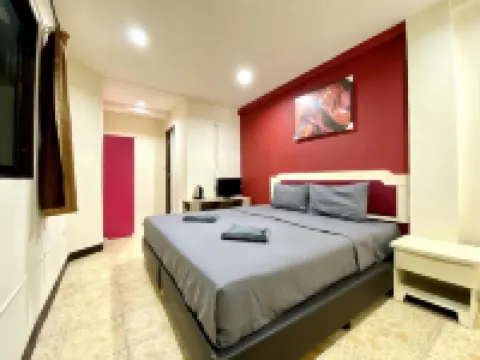 Patong Adventure Residence Hotel berhampiran Masjid Nurul Islam Mosque | مسجد