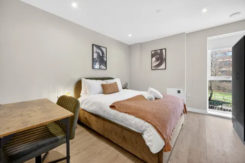 Stunning 2BR Apartment Cardiff Bay with Balcony