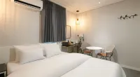 Artichoke Hotel