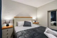 549 Apartments - 3-Star
