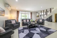 Pattaya Private 4-Bedrooms, 5-Bathrooms Pool Villa - Villas