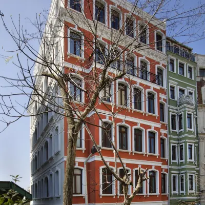 جونو هوتل تاكسيم Hotels near برج الساعة، دولمة بهجة
